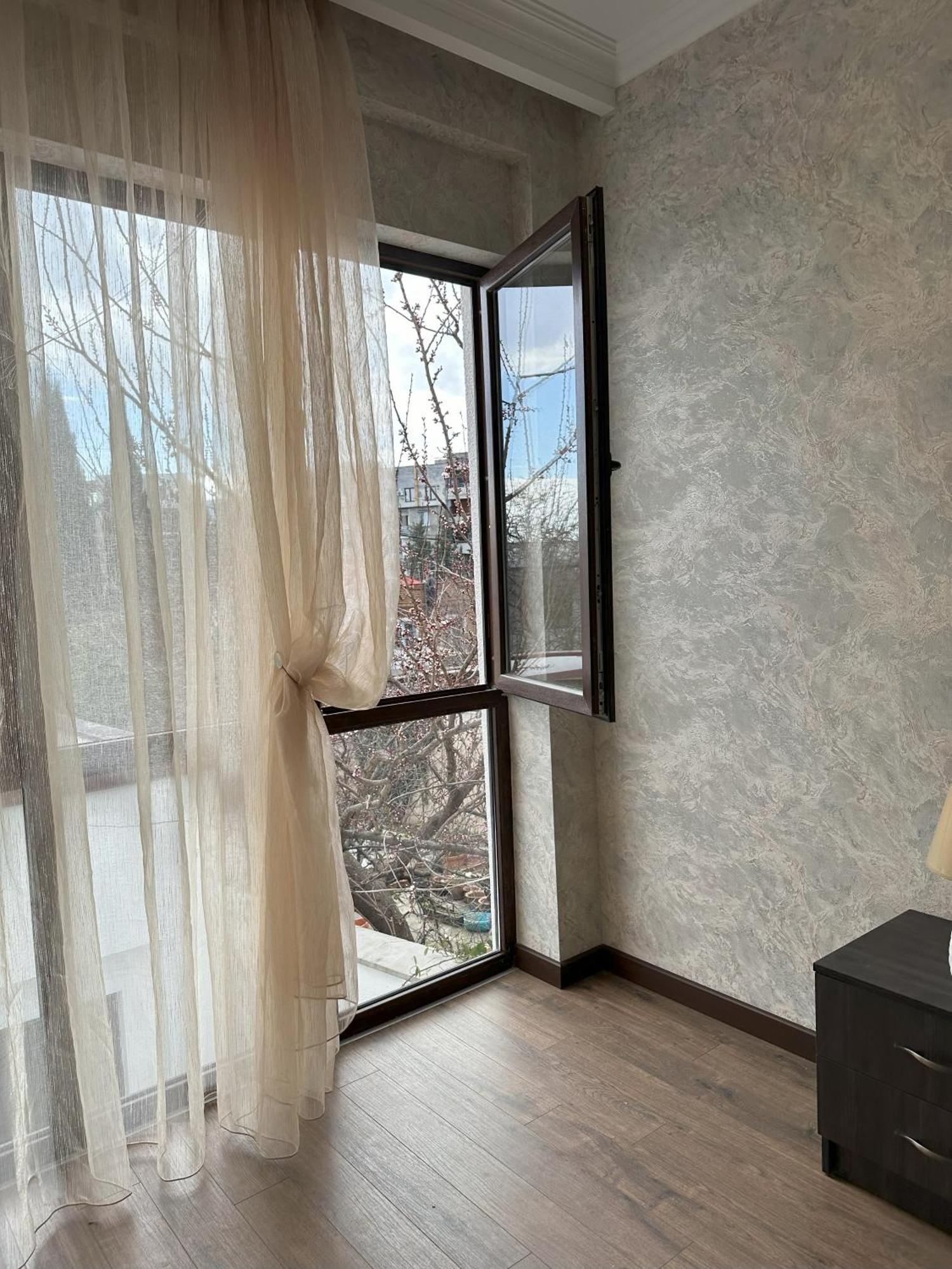 Three Palms Guest House Tbilisi Exterior photo