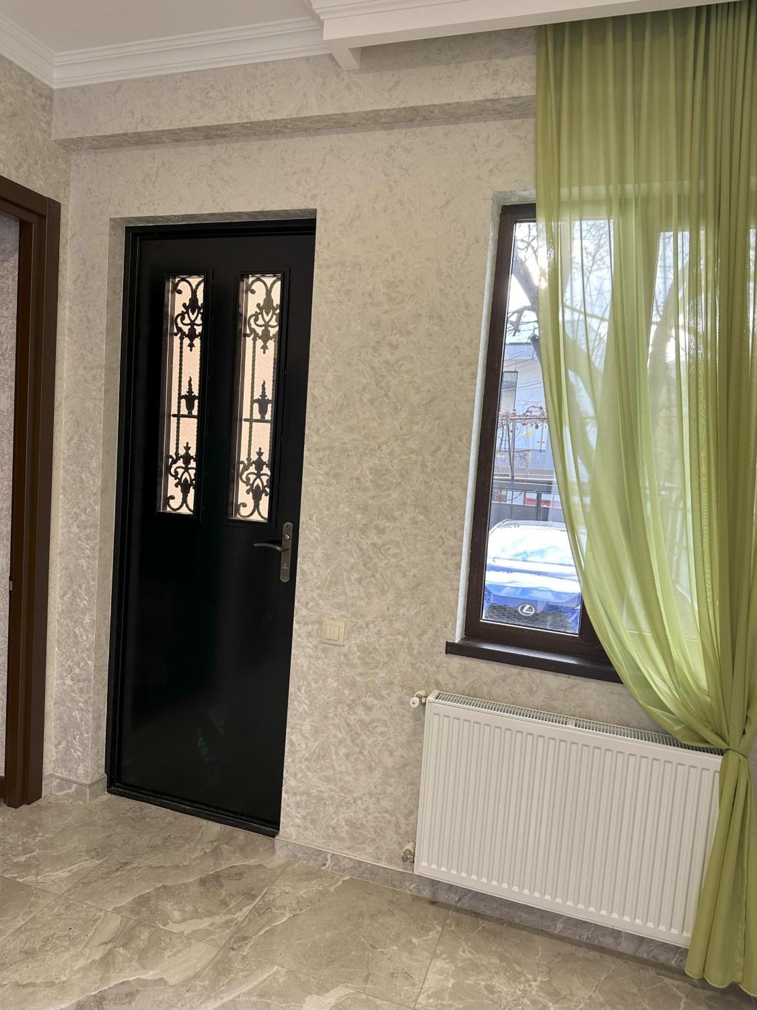 Three Palms Guest House Tbilisi Exterior photo