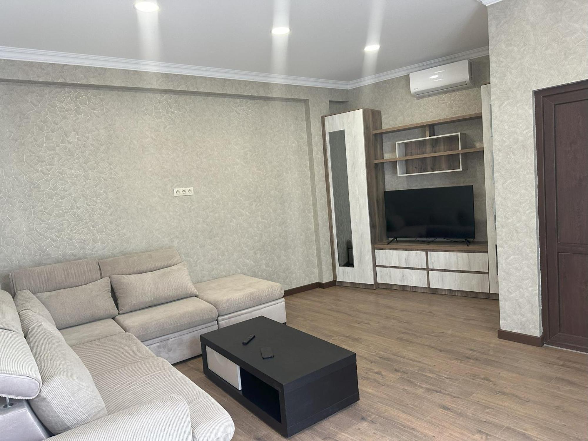 Three Palms Guest House Tbilisi Exterior photo